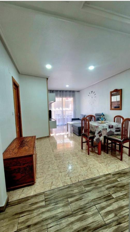 Julia's Paradise Apartment Torrevieja Bagian luar foto